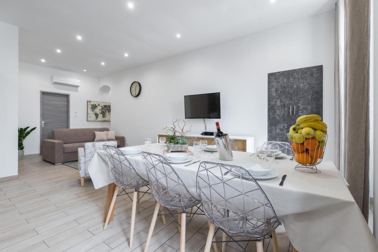 Grimaldi Apartment